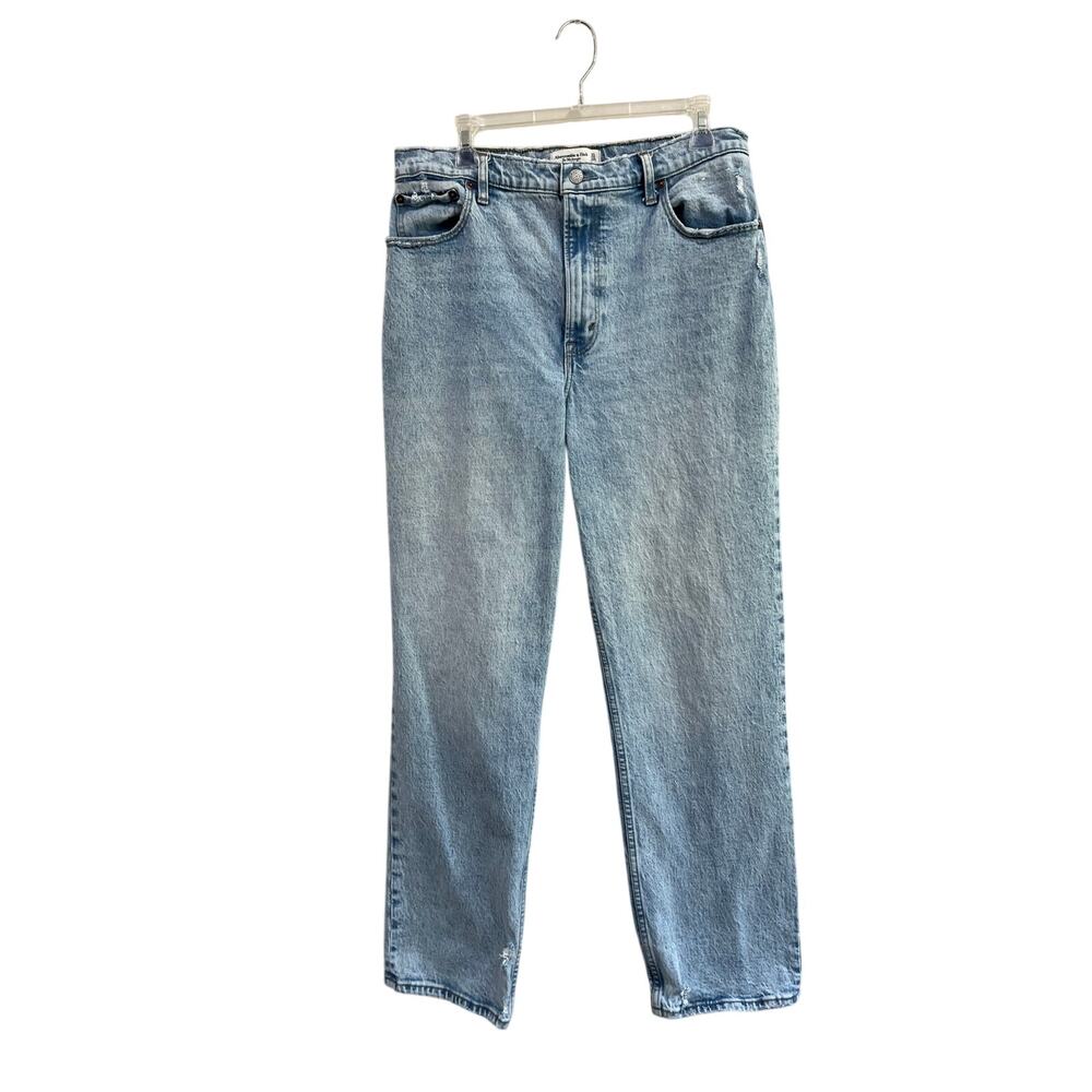 Abercrombie 90s Straight Jeans Ultra High Rise Light Wash Denim Size 31/12